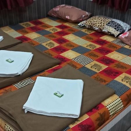 Sai Raghunandan Guest House Sirdi Kültér fotó