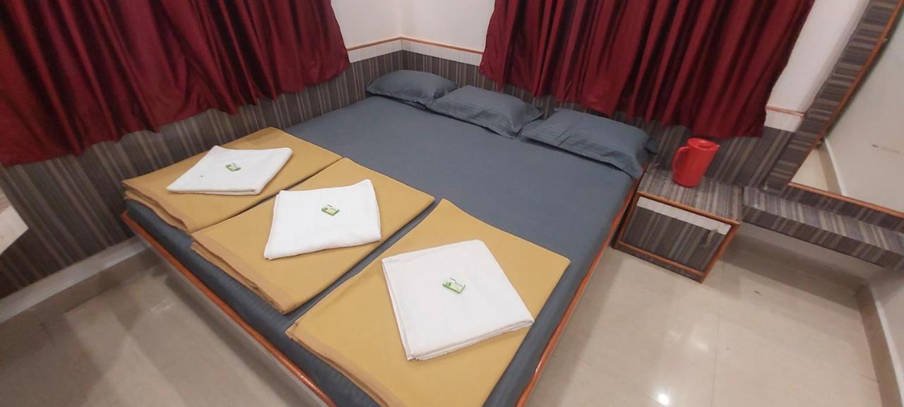 Sai Raghunandan Guest House Sirdi Kültér fotó