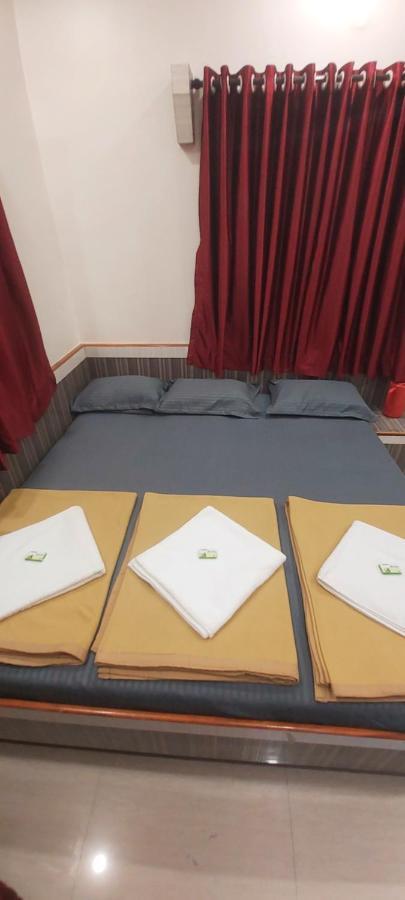 Sai Raghunandan Guest House Sirdi Kültér fotó
