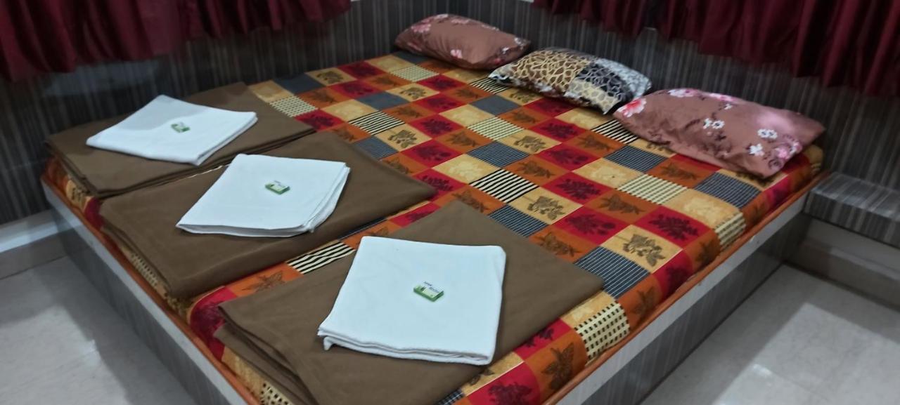Sai Raghunandan Guest House Sirdi Kültér fotó